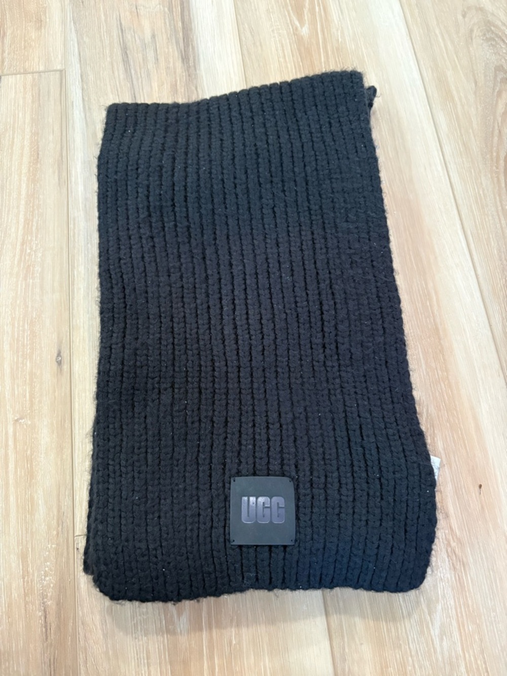 UGG Black Chunky Ribbed Knit Scarf with Logo Patch